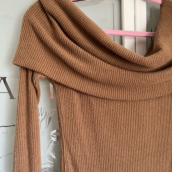 We the Free Vintage Bronze Snowbunny Off the Shoulder Long Sleeve Tee - Picture 8 of 15